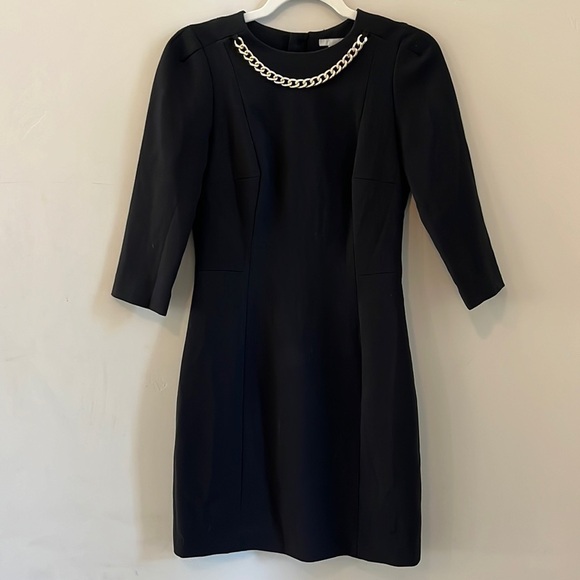 H&M Classy Fitted LBD Little Black Dress With Gold Chain size 6 - Picture 2 of 5